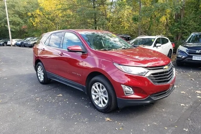 2020 Chevrolet Equinox LT photo 1