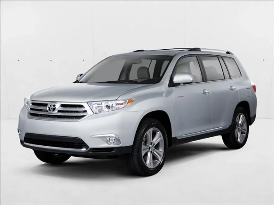2013 Toyota Highlander Plus photo 1