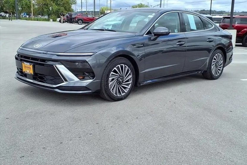2024 Hyundai Sonata Hybrid SEL photo 1