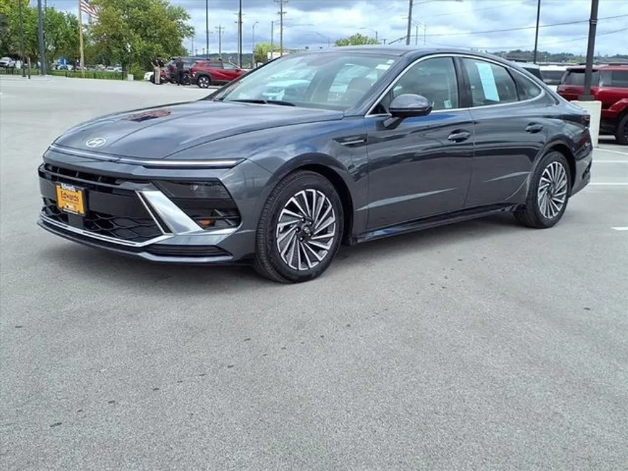 2024 Hyundai Sonata Hybrid SEL photo 1