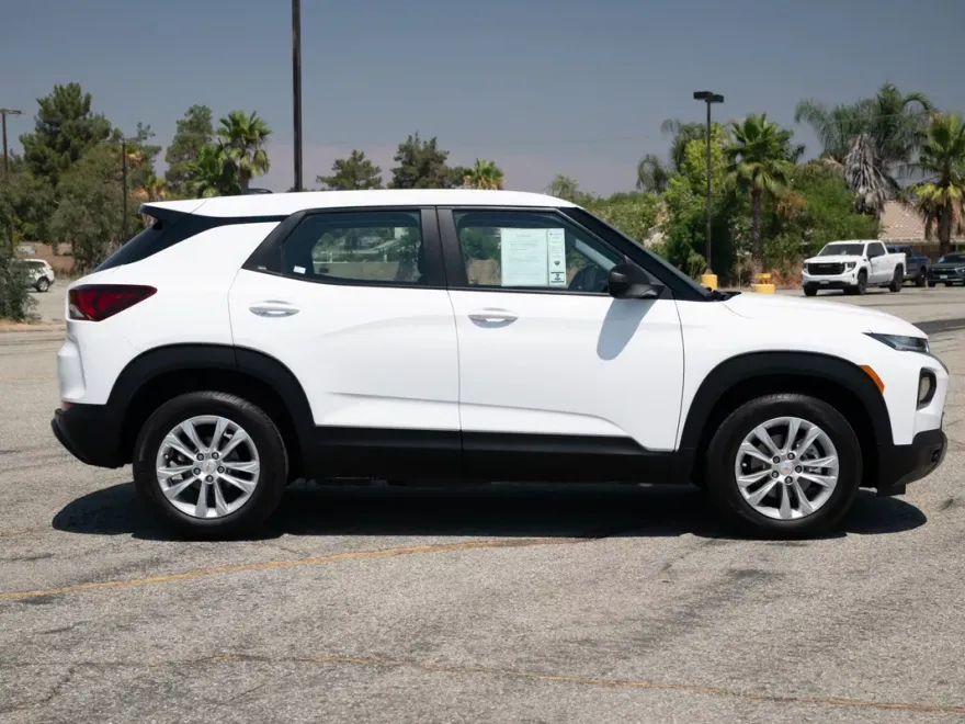 2022 Chevrolet Trailblazer LS photo 1