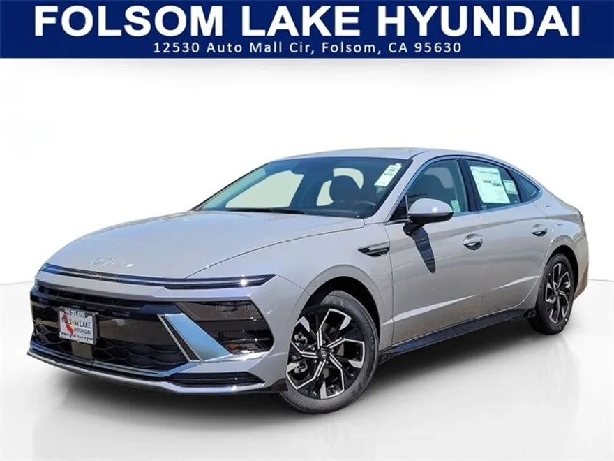 2025 Hyundai Sonata SEL photo 1