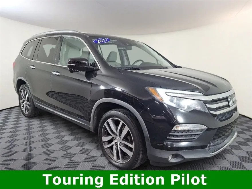 2017 Honda Pilot Touring photo 1