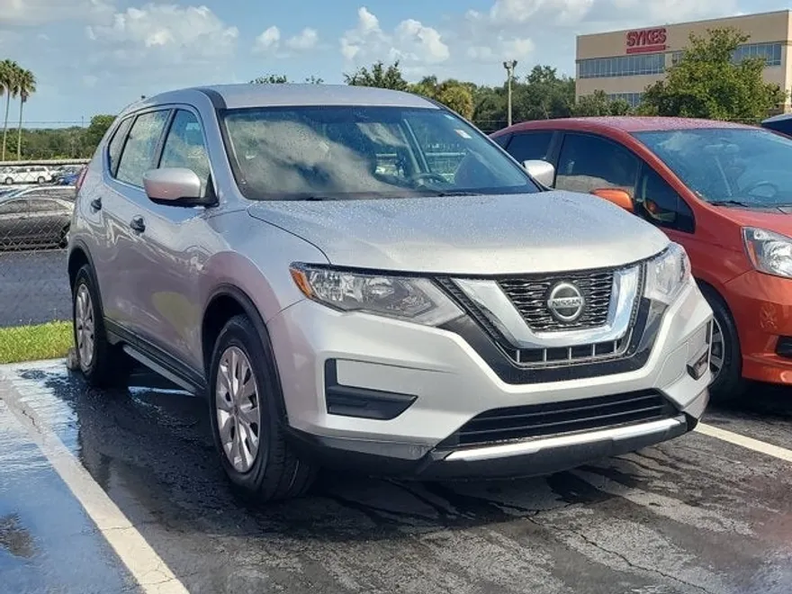 2018 Nissan Rogue S photo 1