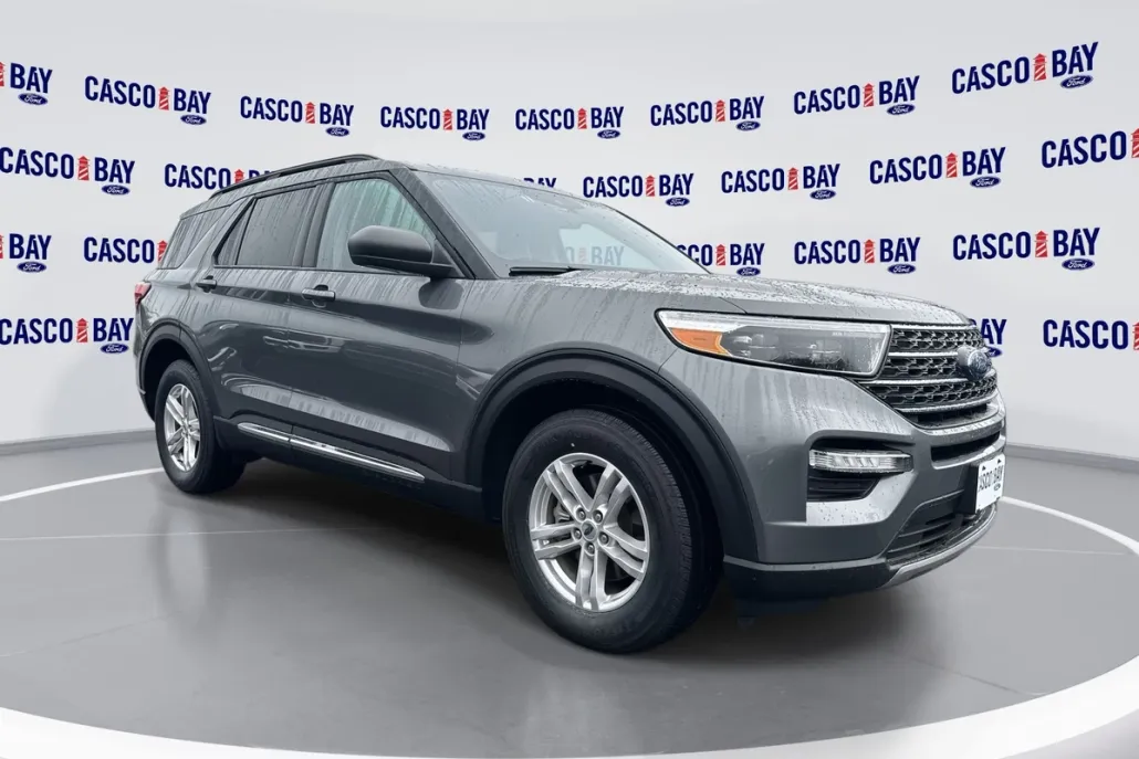 2023 Ford Explorer XLT photo 1