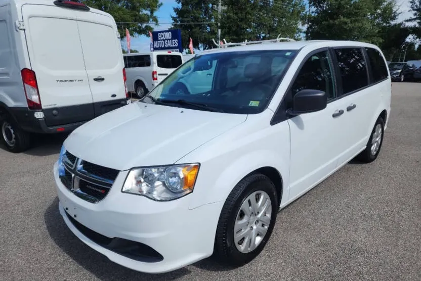 2019 Dodge Grand Caravan SE Anniversary Edition photo 1