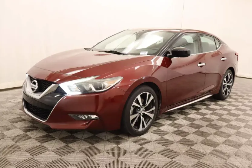 2017 Nissan Maxima S photo 1