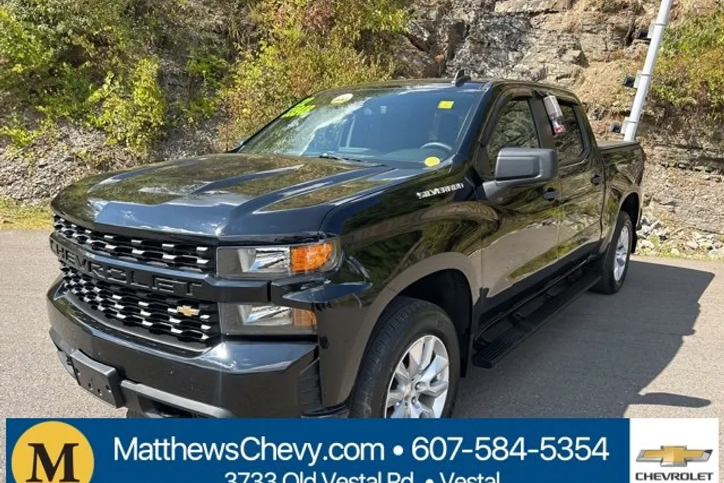2022 Chevrolet Silverado 1500 Custom photo 1