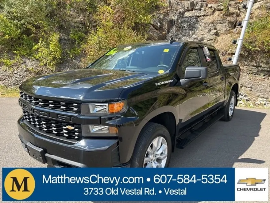 2022 Chevrolet Silverado 1500 Custom photo 1
