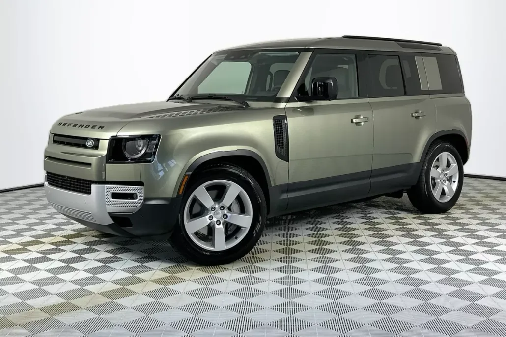 2025 Land Rover Defender 110 S photo 1