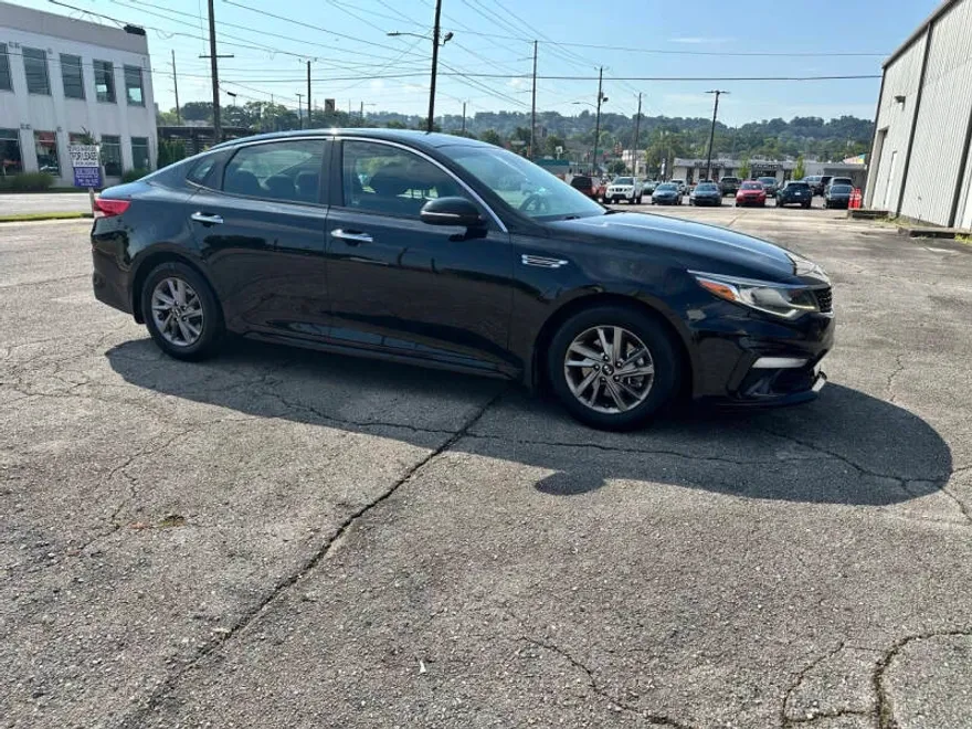 2019 Kia Optima LX photo 1