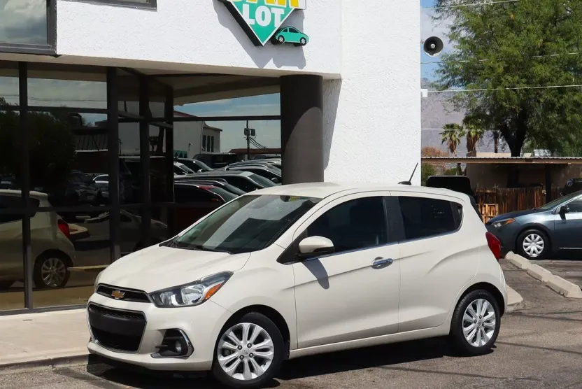 2016 Chevrolet Spark LT photo 1