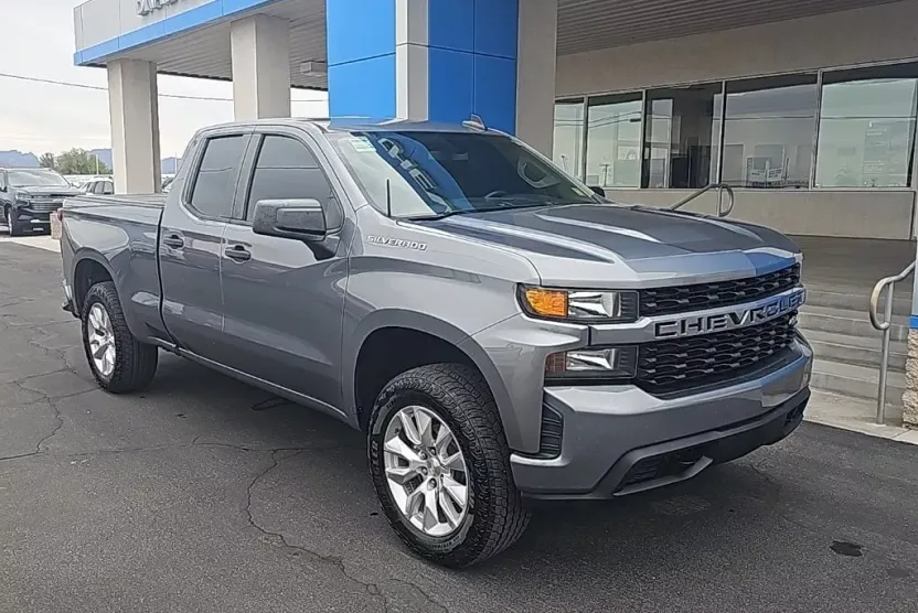 2019 Chevrolet Silverado 1500 Custom photo 1