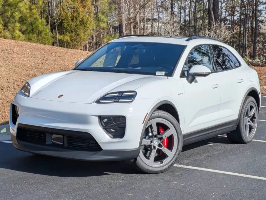 2025 Porsche Macan Electric photo 1