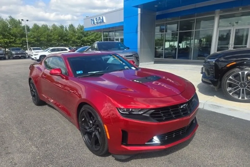 2023 Chevrolet Camaro LT1 photo 1