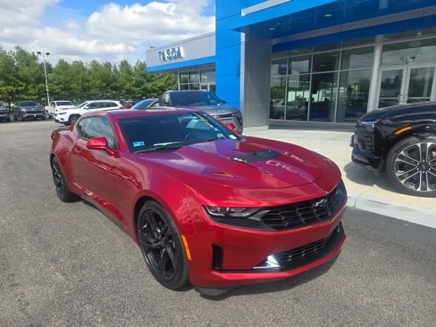 2023 Chevrolet Camaro LT1 photo 1