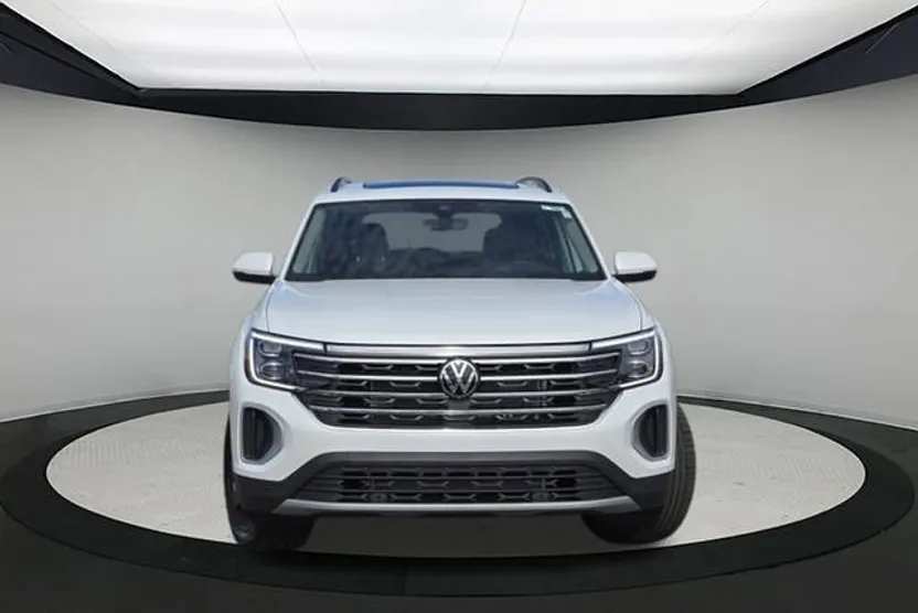 2026 Volkswagen Atlas SE Technology photo 1
