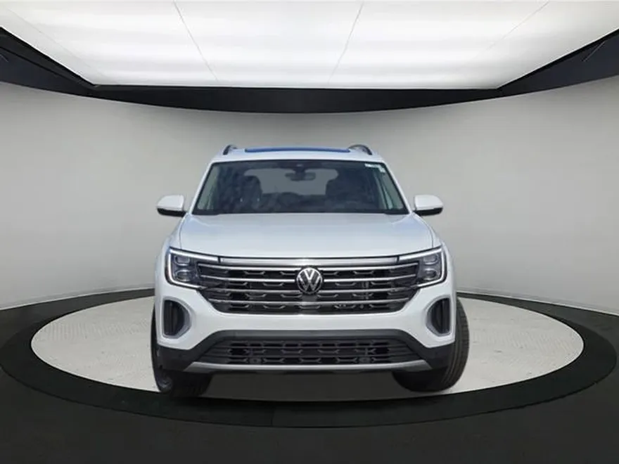 2026 Volkswagen Atlas SE Technology photo 1