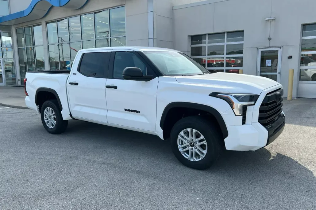 2026 Toyota Tundra SR5 CrewMax photo 1