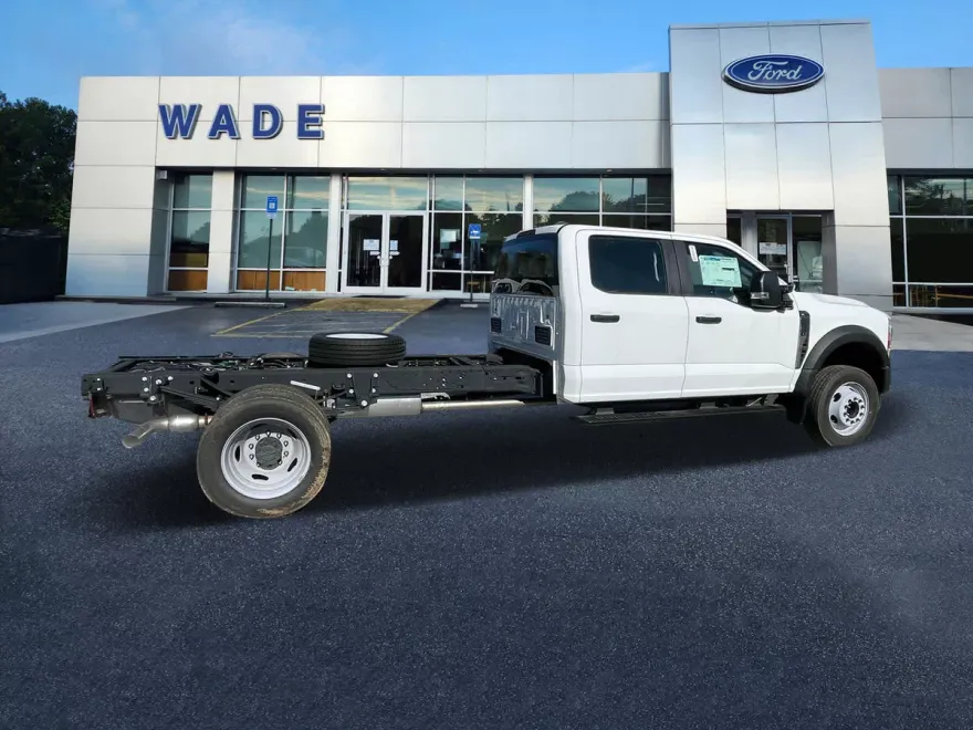 2024 Ford F-550 XL photo 1