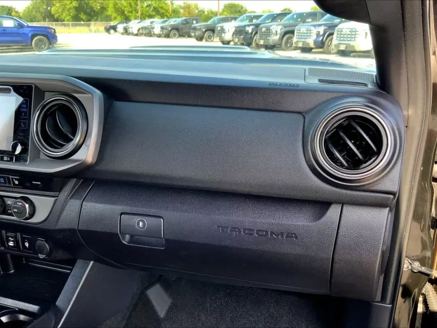 2019 Toyota Tacoma TRD Pro photo 17