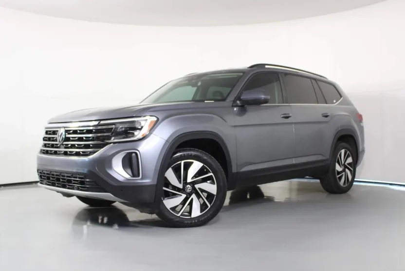 2024 Volkswagen Atlas SE photo 1