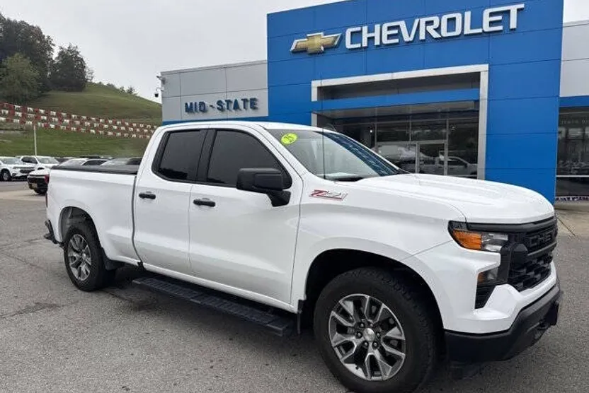 2025 Chevrolet Silverado 1500 Work Truck photo 1