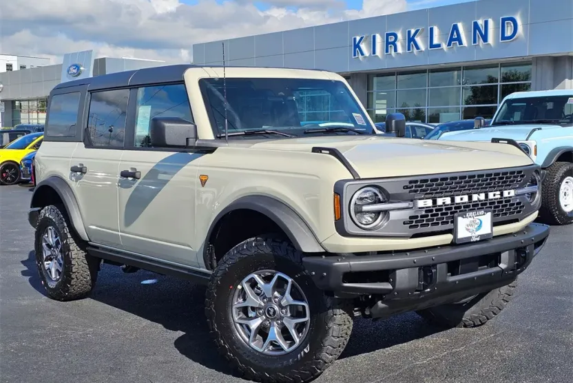 2025 Ford Bronco Badlands photo 1