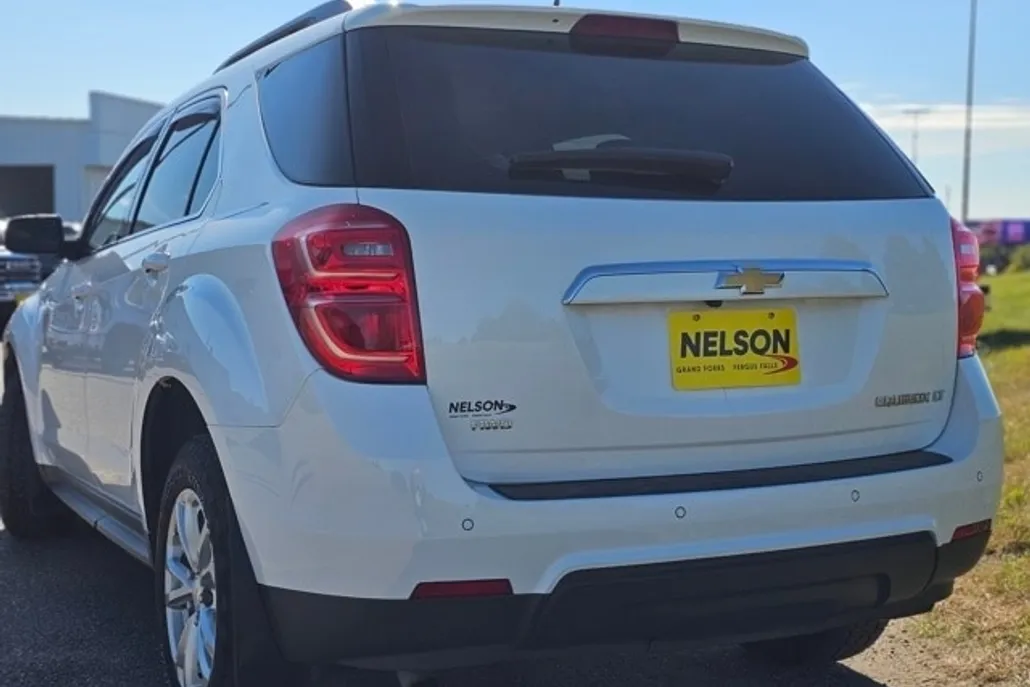 2016 Chevrolet Equinox LT photo 1
