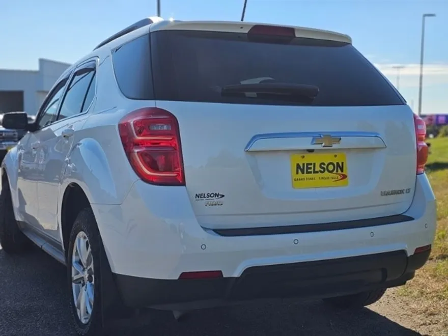 2016 Chevrolet Equinox LT photo 1