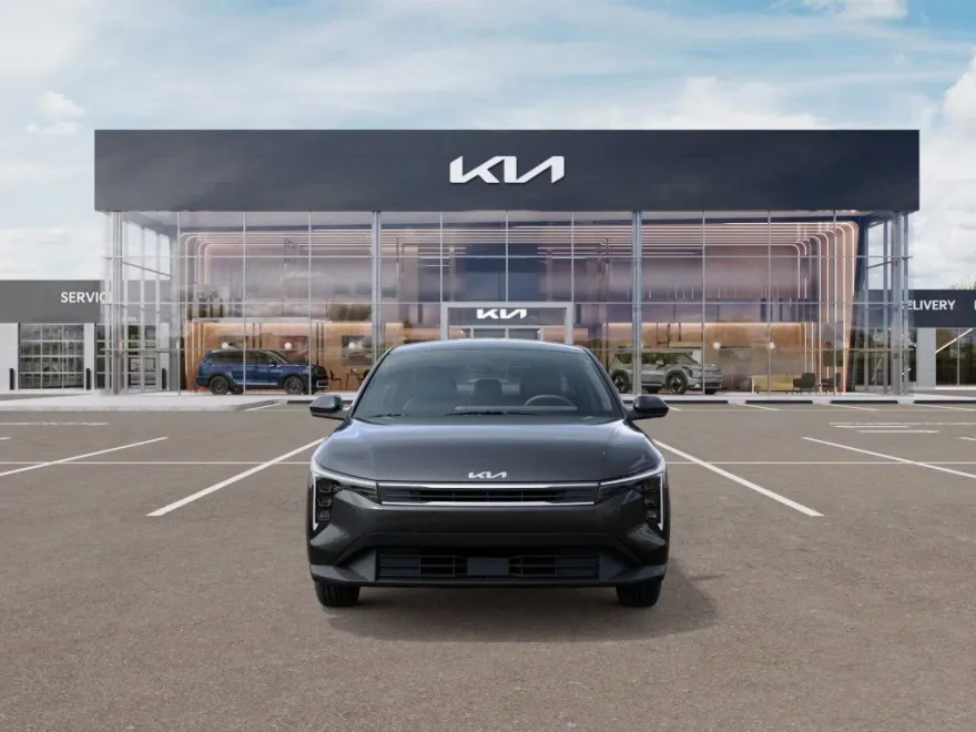 2025 Kia K4 LXS photo 1