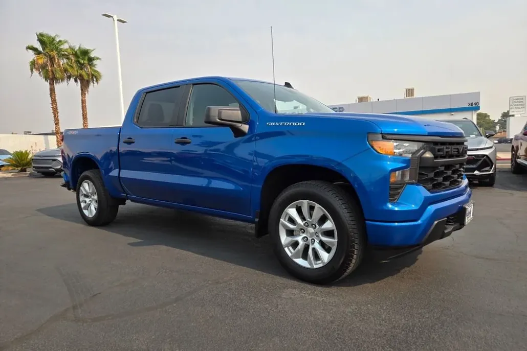 2024 Chevrolet Silverado 1500 Custom photo 1
