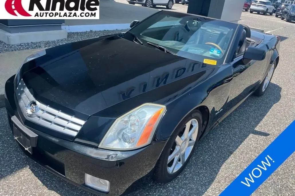2005 Cadillac XLR Base photo 1