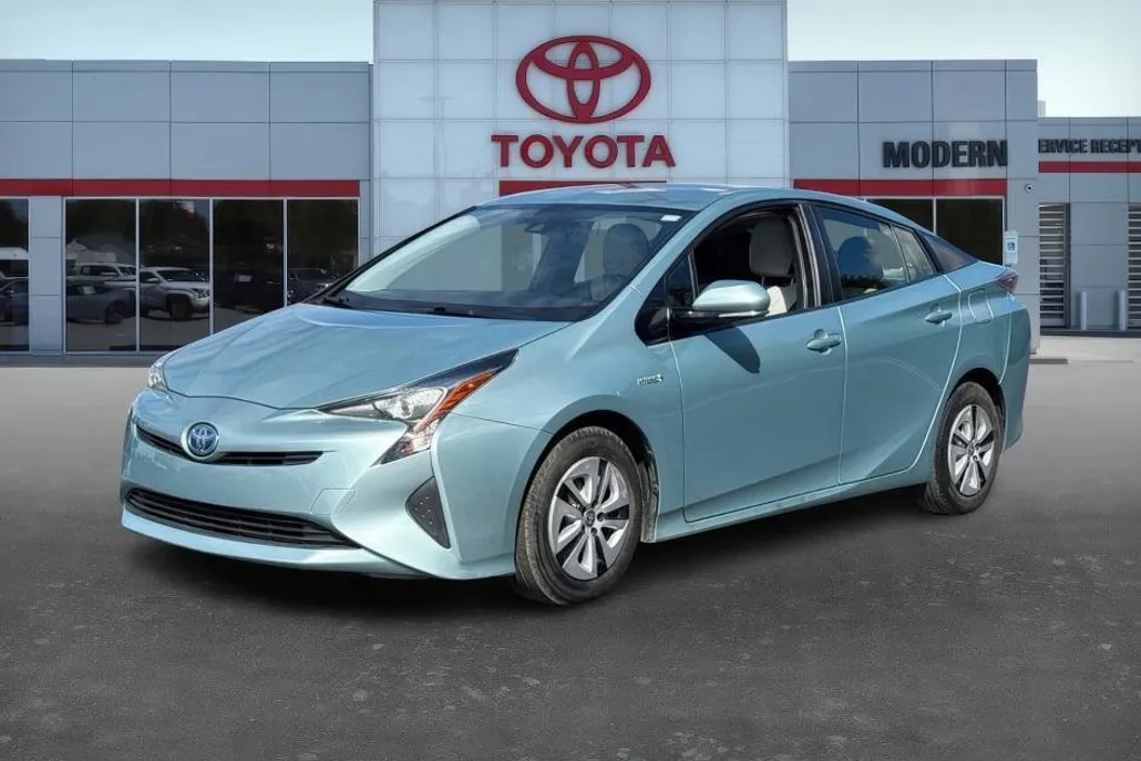 2017 Toyota Prius Two photo 1