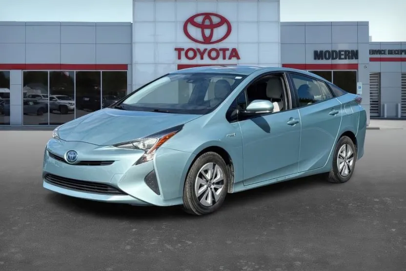 2017 Toyota Prius Two photo 1