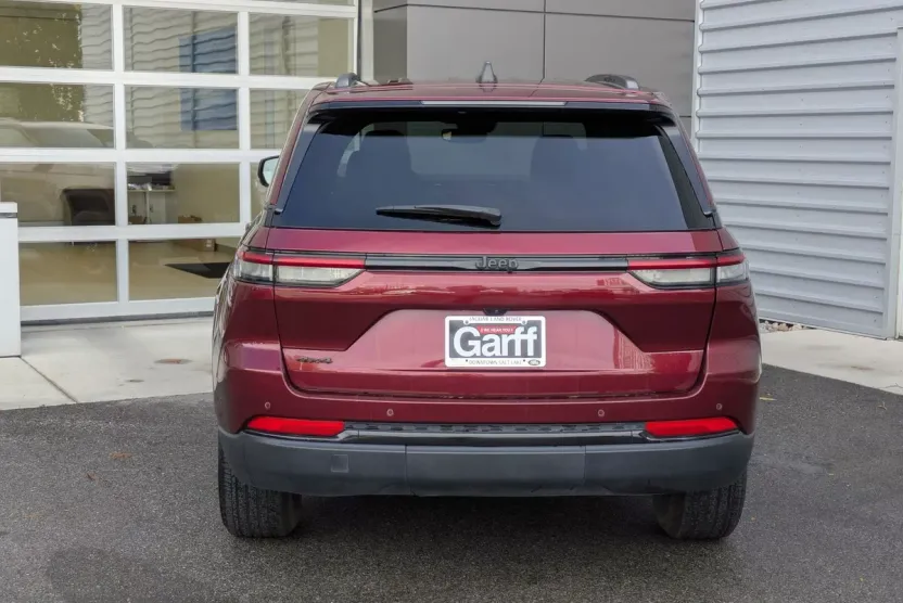 2024 Jeep Grand Cherokee Altitude photo 1