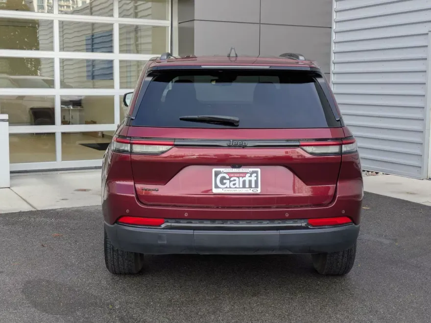 2024 Jeep Grand Cherokee Altitude photo 1