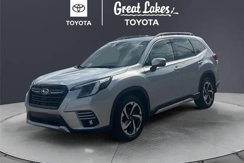 2023 Subaru Forester Touring photo 1