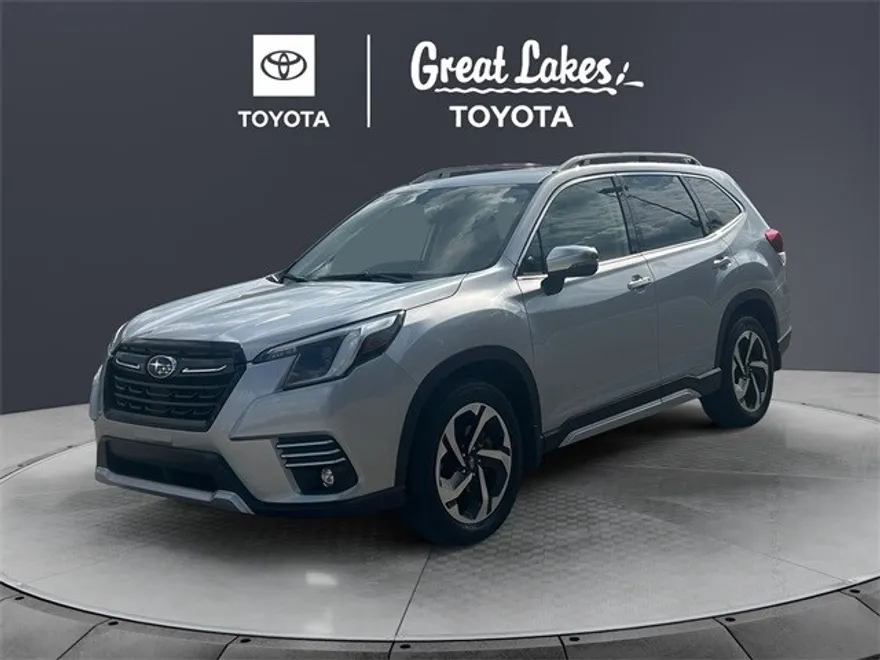 2023 Subaru Forester Touring photo 1