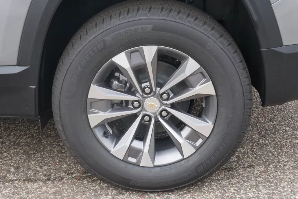 2026 Chevrolet Equinox LT photo 1