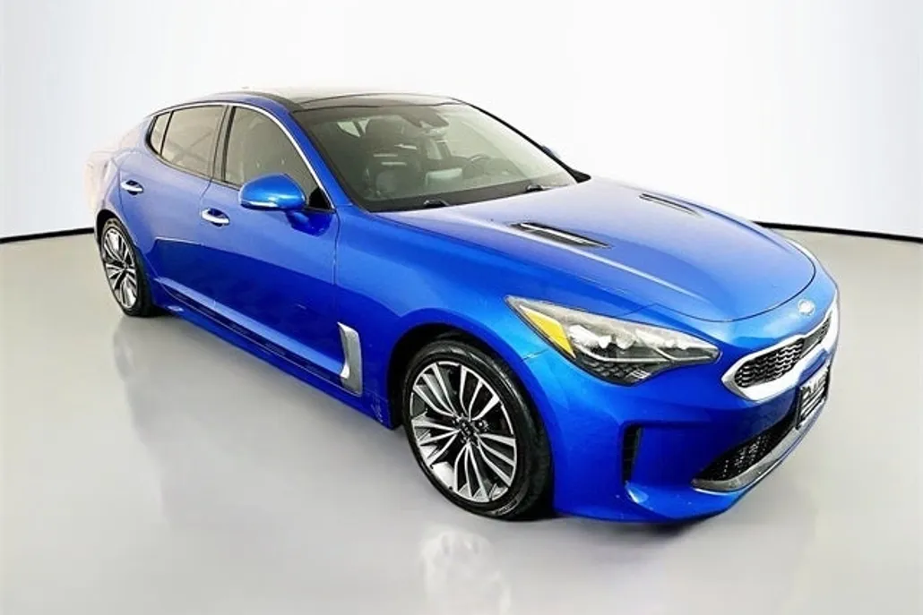 2018 Kia Stinger Premium photo 1