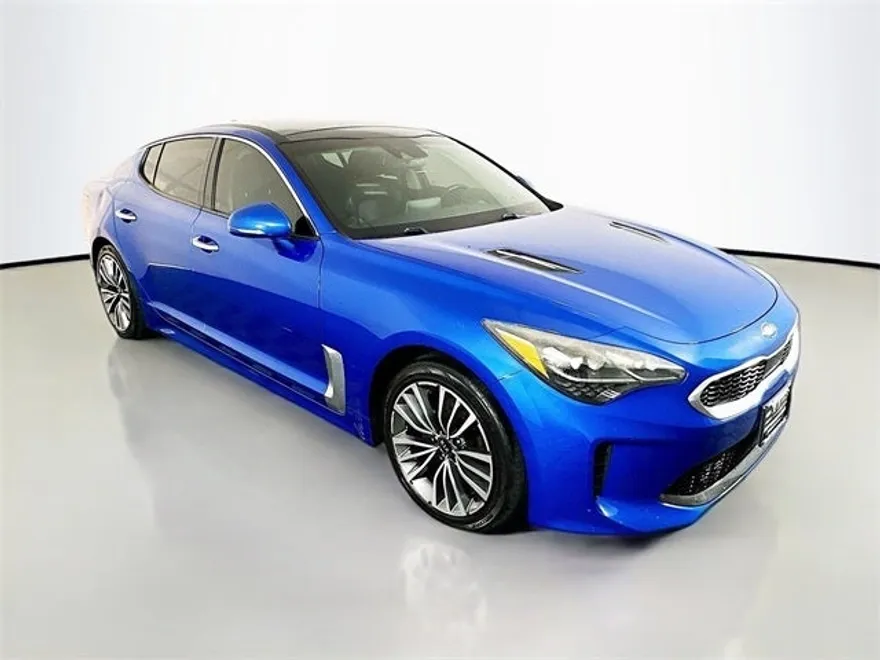2018 Kia Stinger Premium photo 1