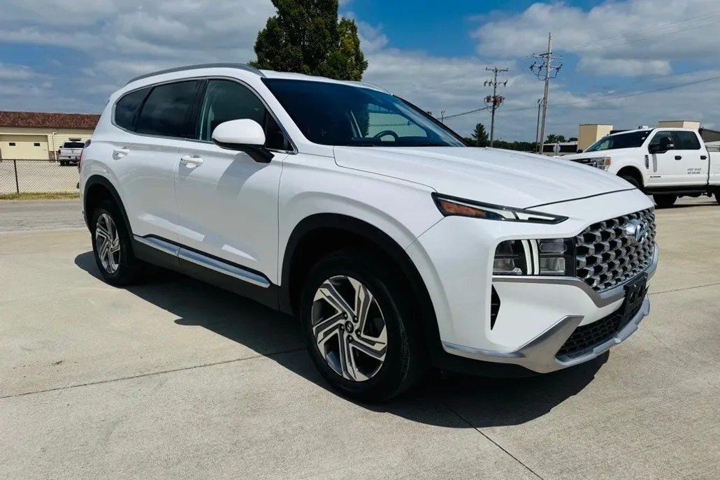 2022 Hyundai Santa Fe SEL photo 1