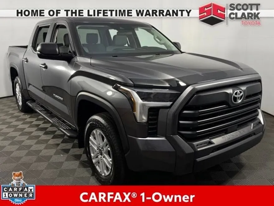 2023 Toyota Tundra SR5 CrewMax photo 1