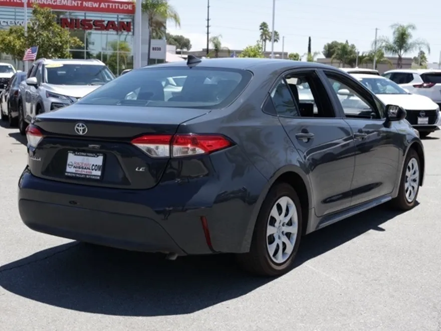 2024 Toyota Corolla LE photo 1
