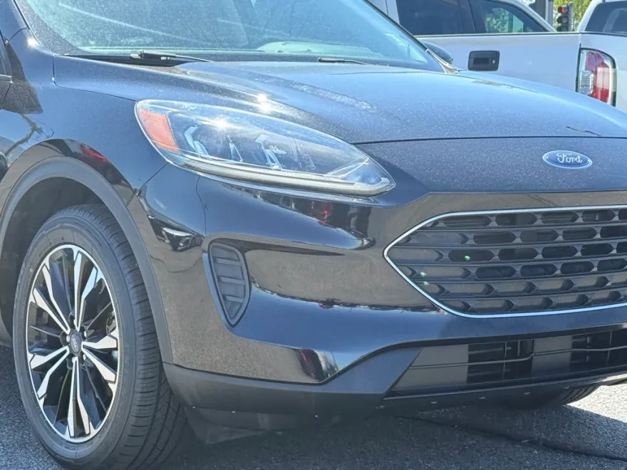 2022 Ford Escape SE photo 1