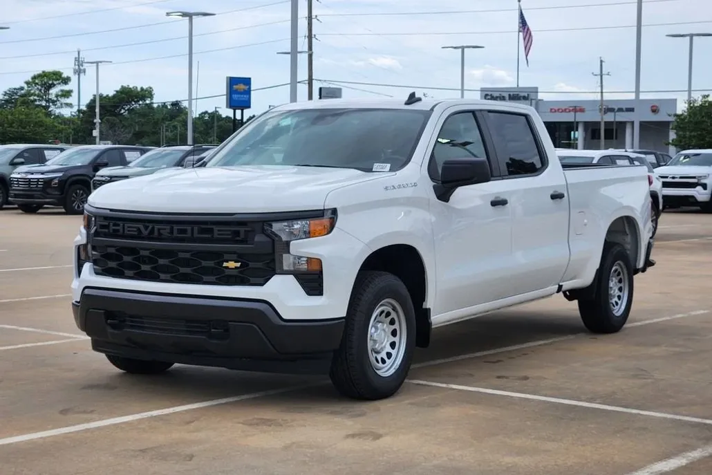 2025 Chevrolet Silverado 1500 photo 1