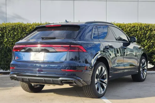 2025 Audi Q8 Premium Plus photo 3
