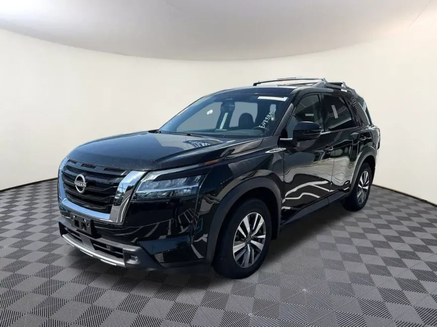 2022 Nissan Pathfinder SL photo 1