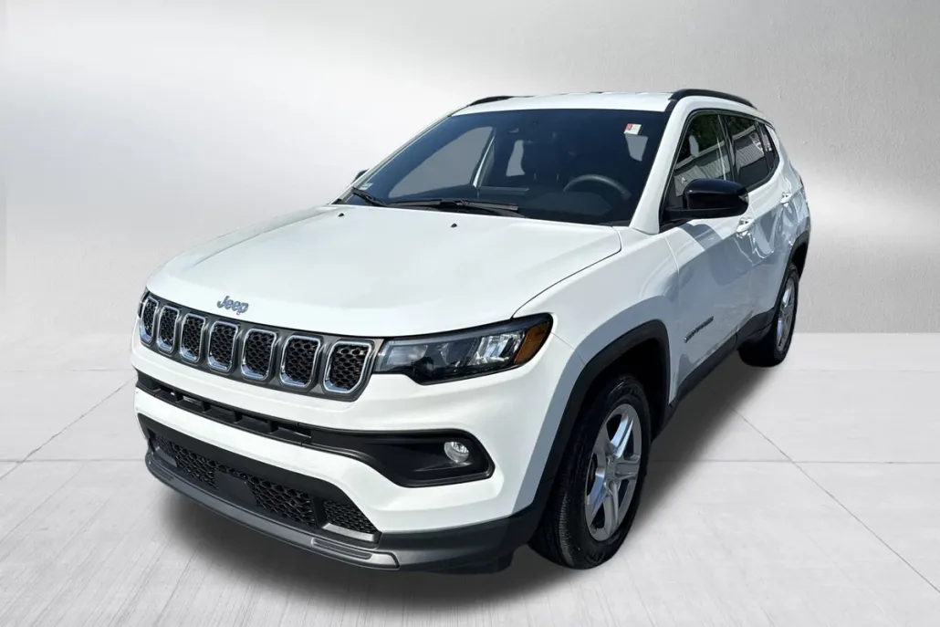 2024 Jeep Compass Latitude photo 1
